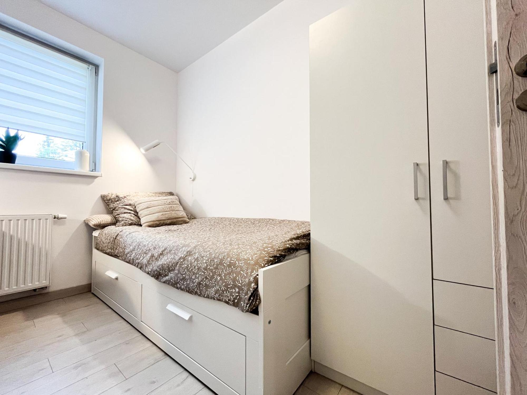 Walk To Park, Modern 2bd Kitchen! Balcony, Parking Breslavia