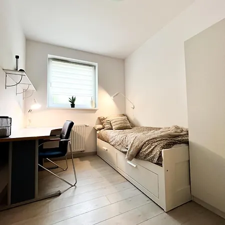 Apartmán Walk To Park, Modern 2Bd Kitchen! Balcony, Parking Vratislav Exteriér fotografie