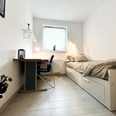 Apartmán Walk To Park, Modern 2Bd Kitchen! Balcony, Parking Vratislav Exteriér fotografie