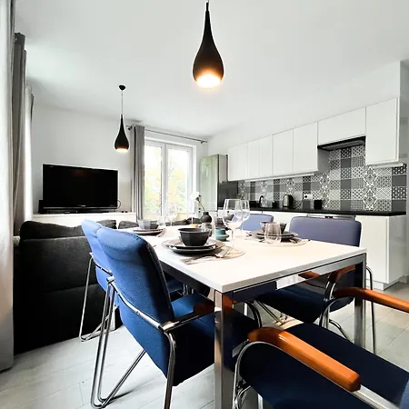 Apartmán Walk To Park, Modern 2Bd Kitchen! Balcony, Parking Vratislav Exteriér fotografie