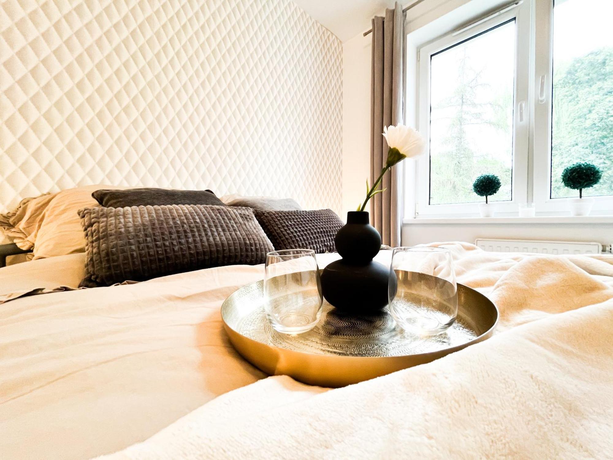 Walk To Park, Modern 2bd Kitchen! Balcony, Parking Wroclaw