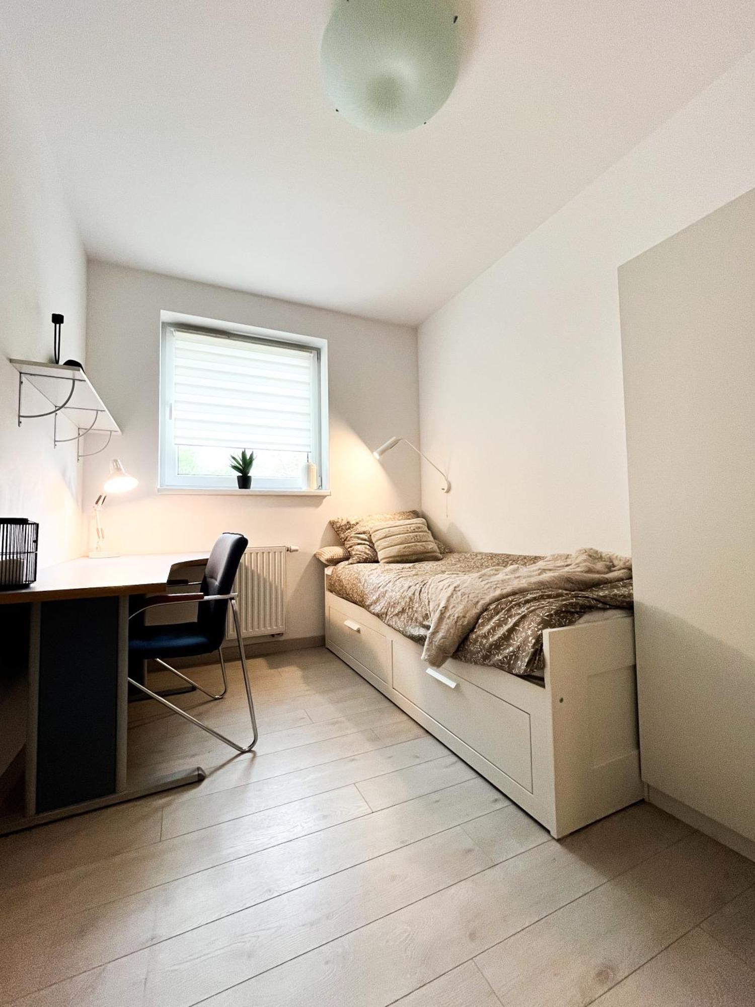 Walk To Park, Modern 2bd Kitchen! Balcony, Parking * Wroclaw